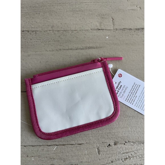 NWT Lululemon True Identity Card Case Pink MSRP $28 - Picture 4 of 6